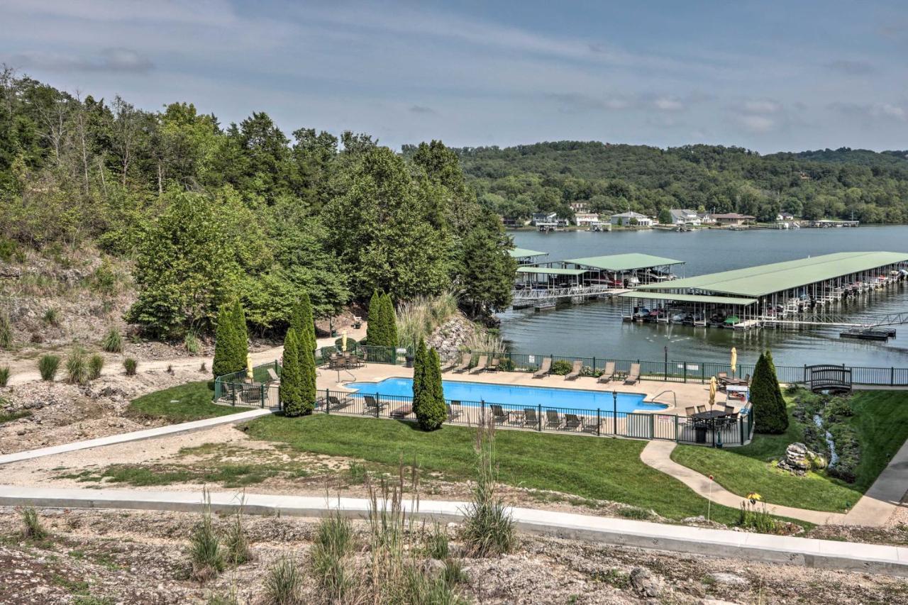 Lakefront Ozark Condo With Balcony And Seasonal Pool! Camdenton Eksteriør billede